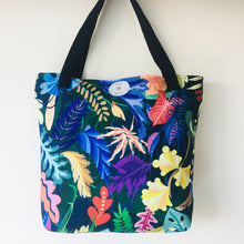 Load image into Gallery viewer, FOLIAGE Shoulder Bag
