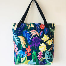 Load image into Gallery viewer, FOLIAGE Shoulder Bag
